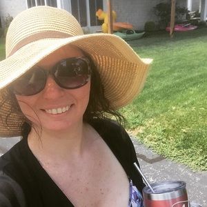 Meet your Posher, Melissa